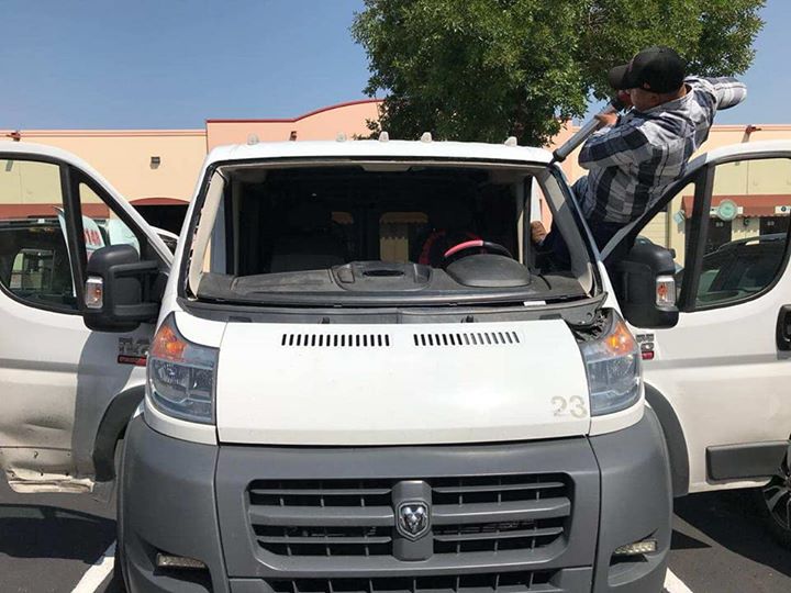 Chihuas Autoglass technician — expert auto glass installation